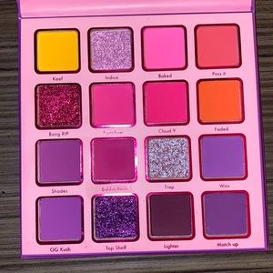 Kara Beauty Eyeshadow Palette in Purple Hase 💜💜